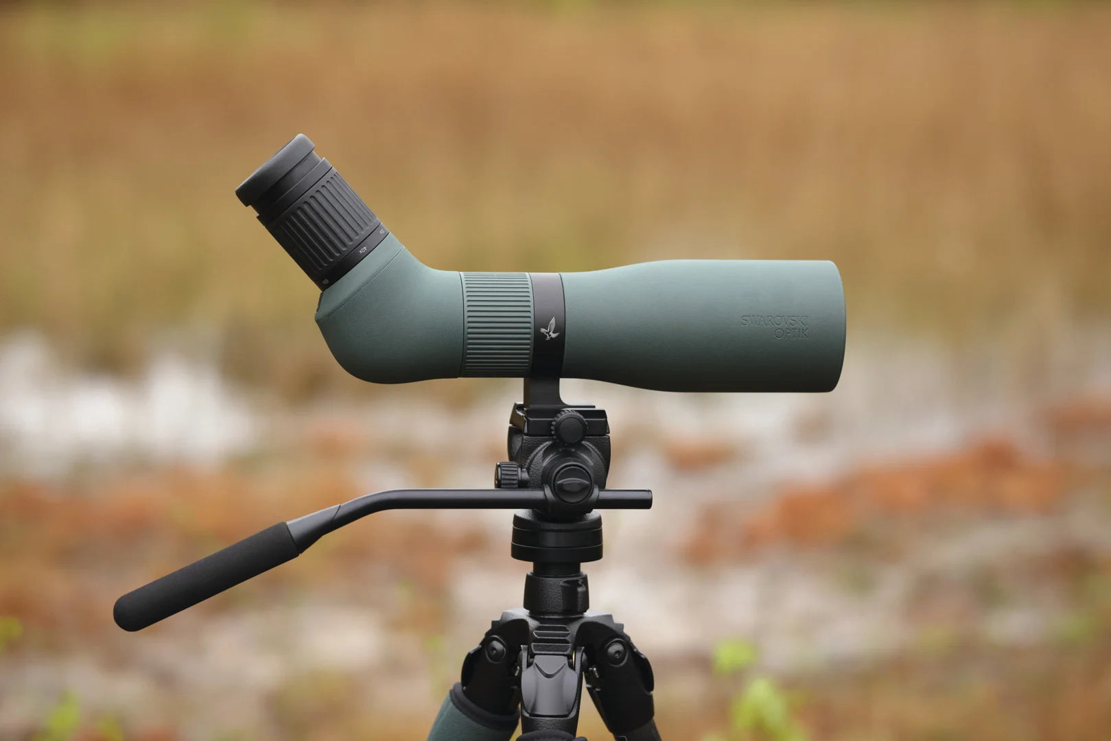 Swarovski AT Endura 21-65x75 49999 - 1 Shot Gear