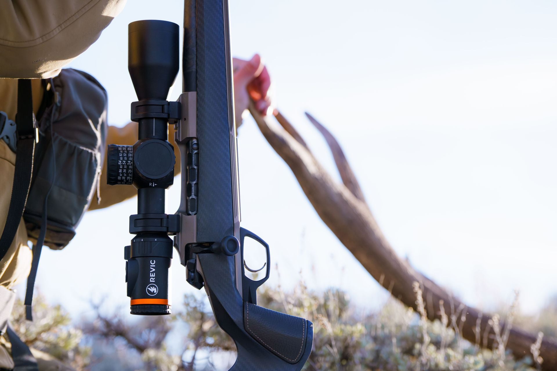 Revic Radikl RS25b 4-25x50 - 1 Shot Gear