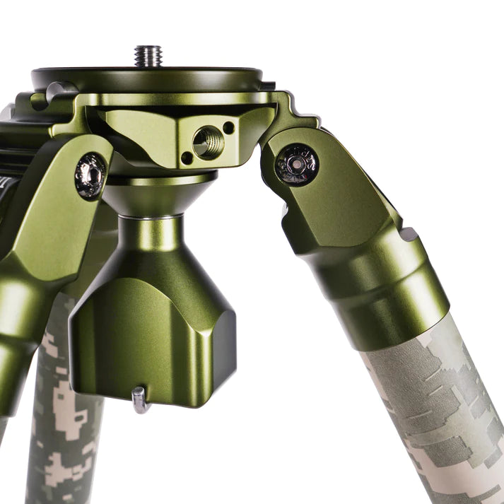 CT-3204 Carbon Fiber Tripod - 1 Shot Gear