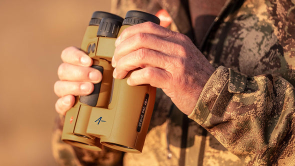 Geovid Pro 10x42 AB+ 40818 | 1 Shot Gear