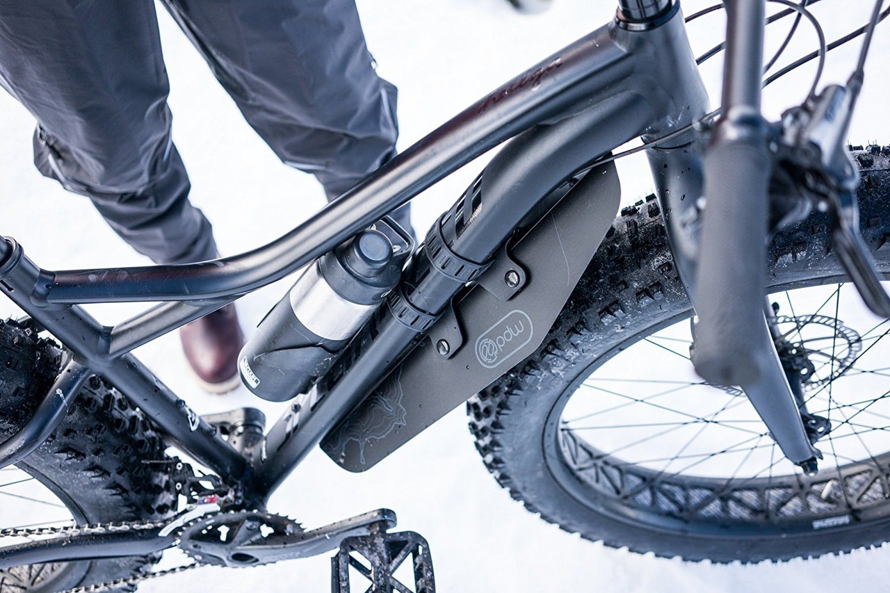 Front bike fender outlet